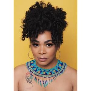 Meet your Posher, Simone